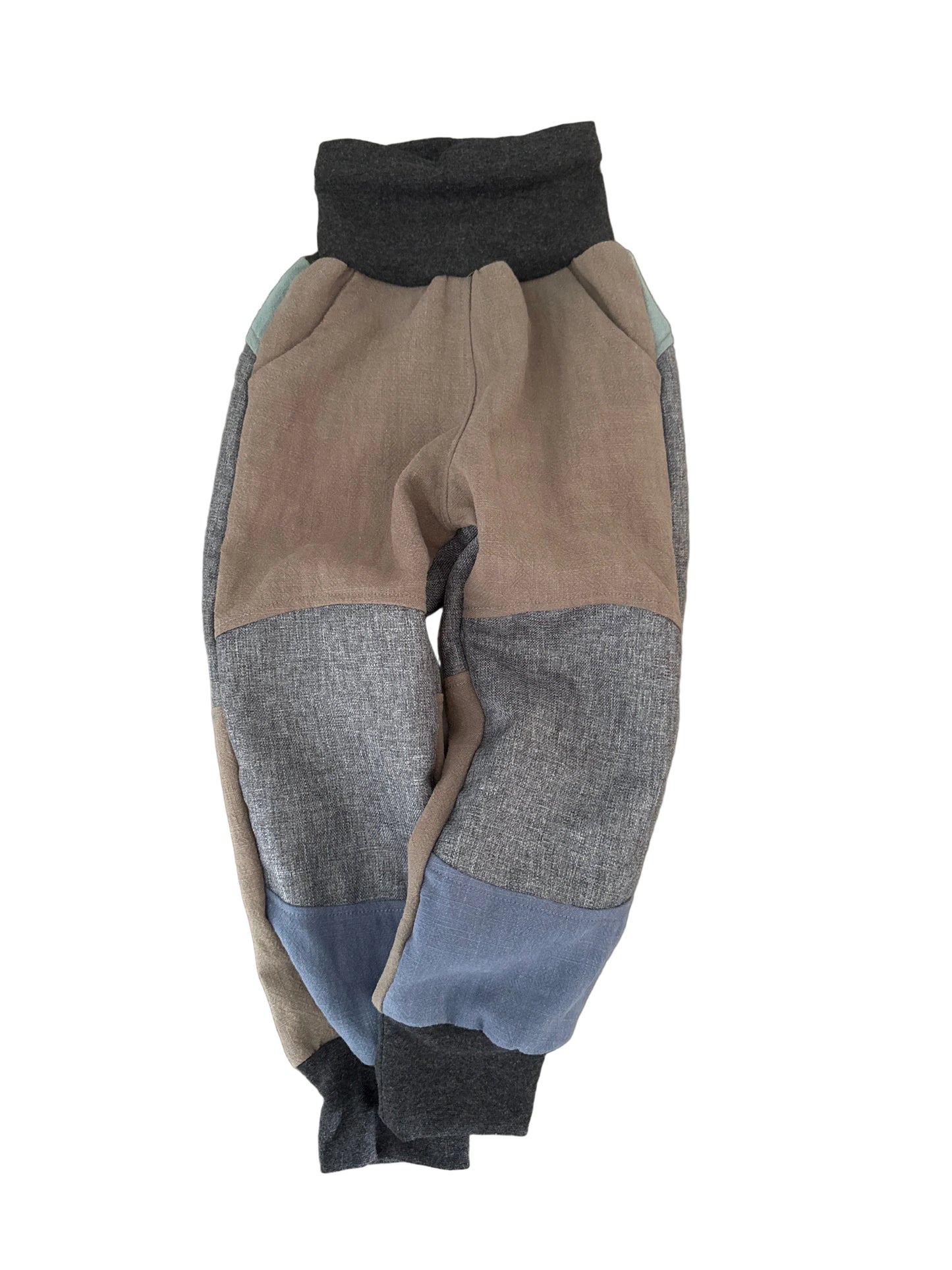 Sofort verfügbare Tobehose aus Leinen | Gr. 98