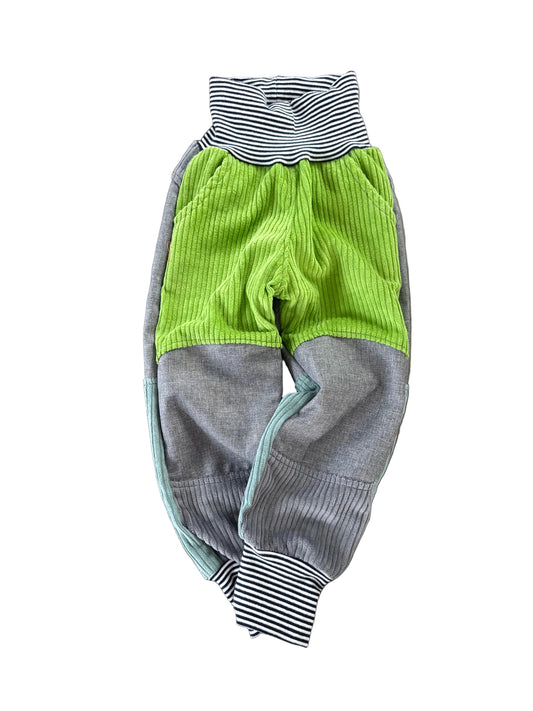 Sofort verfügbare Tobehose aus Cord | Gr. 98 Lime Grau Minze