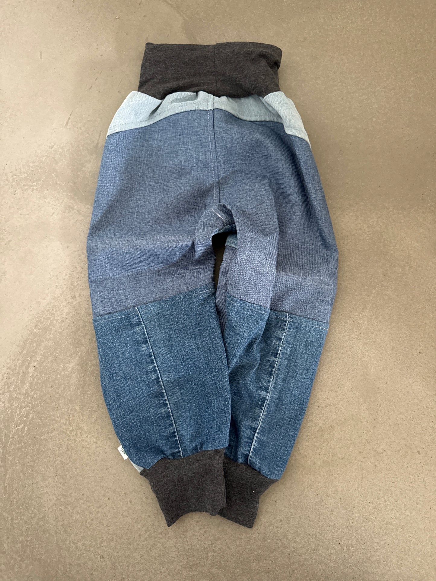 Jeanshose für Kinder *Upcycling mit Besatz Größe 92