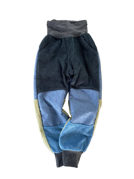 Sofort verfügbare Tobehose aus Cord | Gr. 110 Dunkelgrün Blau Oliv