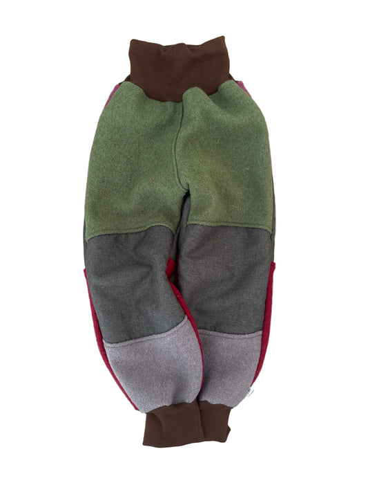Sofort verfügbare Tobehose aus Wollwalk Gr. 110