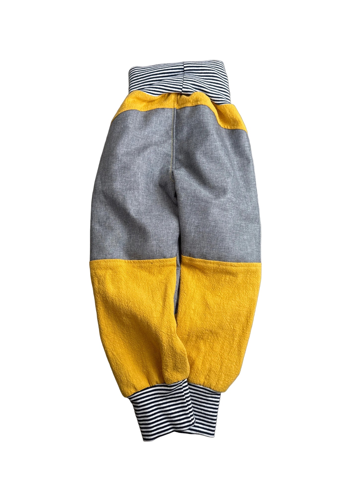 Sofort verfügbare Tobehose aus Leinen | Gr. 98