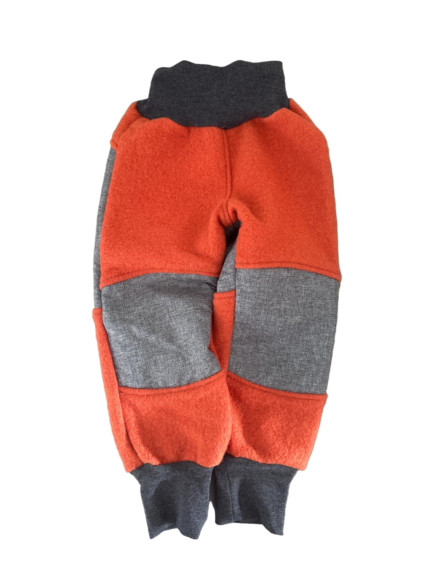 Sofort verfügbare Tobehose aus Wollwalk Gr. 98