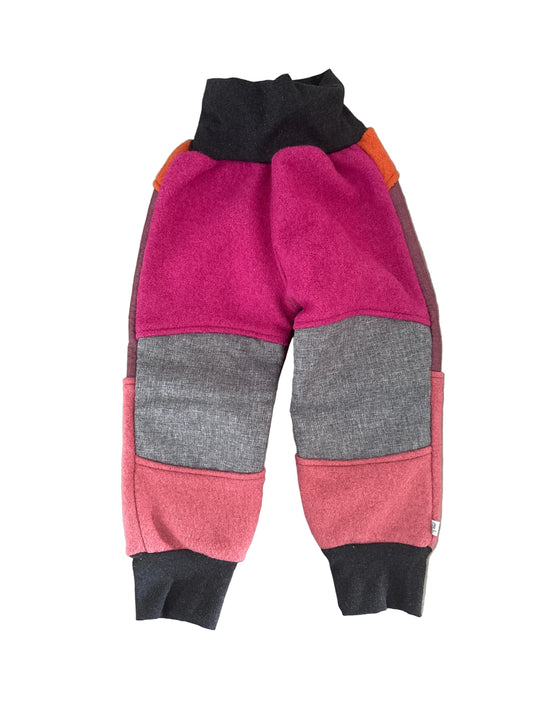 Sofort verfügbare Tobehose aus Wollwalk Gr. 92