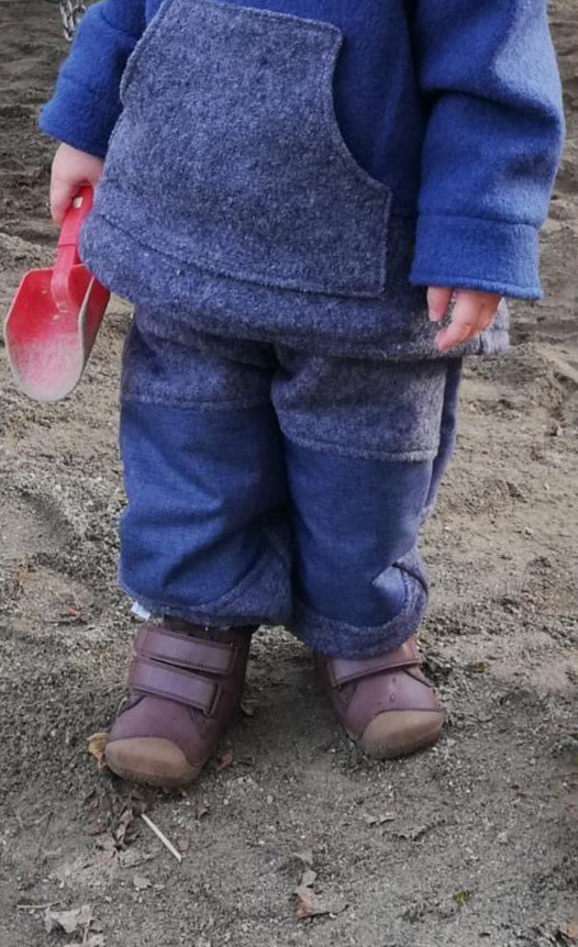 Wollwalkhose für Kinder – Tobehose mit Besatz * Grau