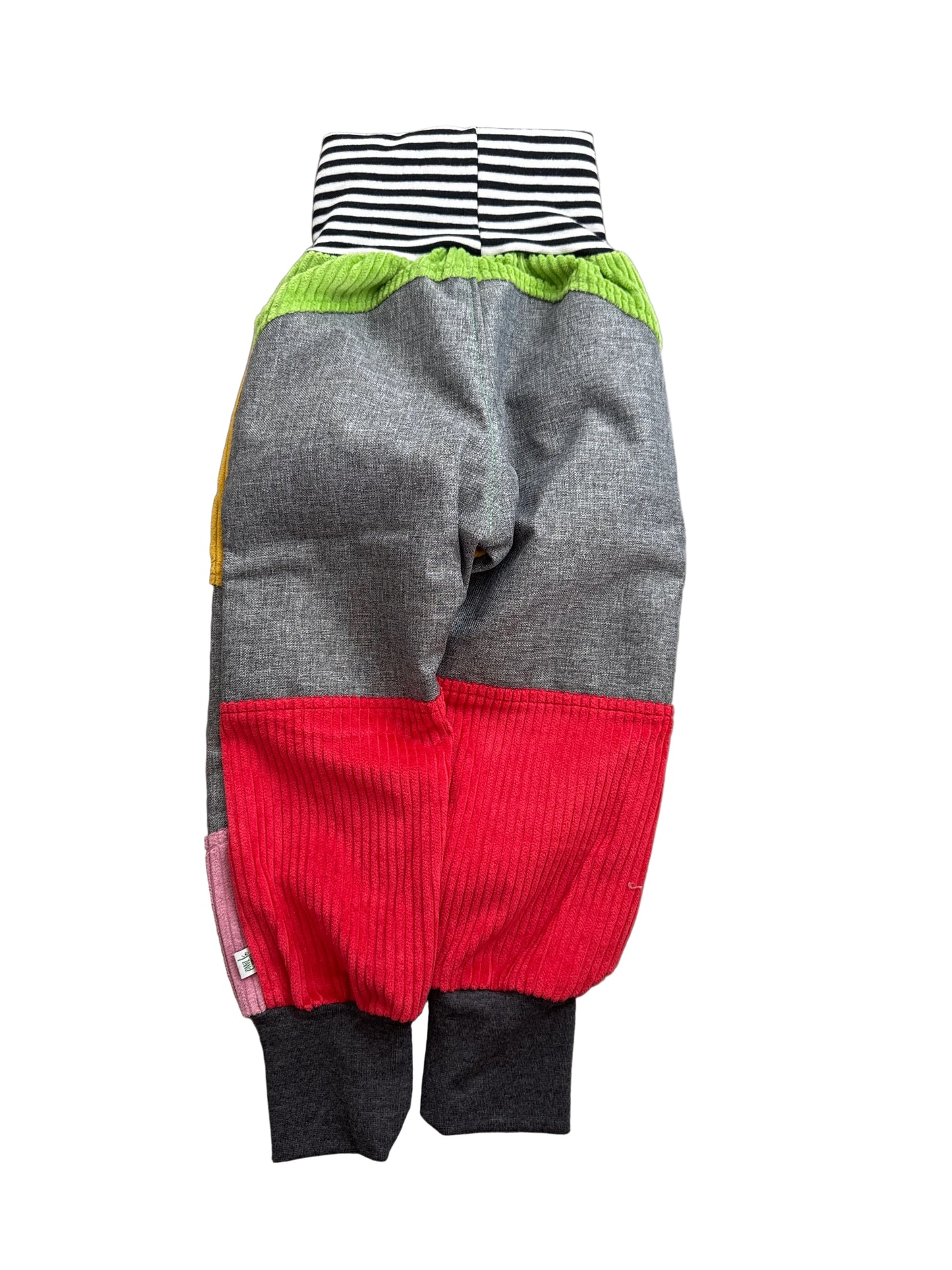 Sofort verfügbare Tobehose aus Cord | Gr. 92