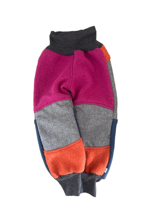 Sofort verfügbare Tobehose aus Wollwalk Gr. 98