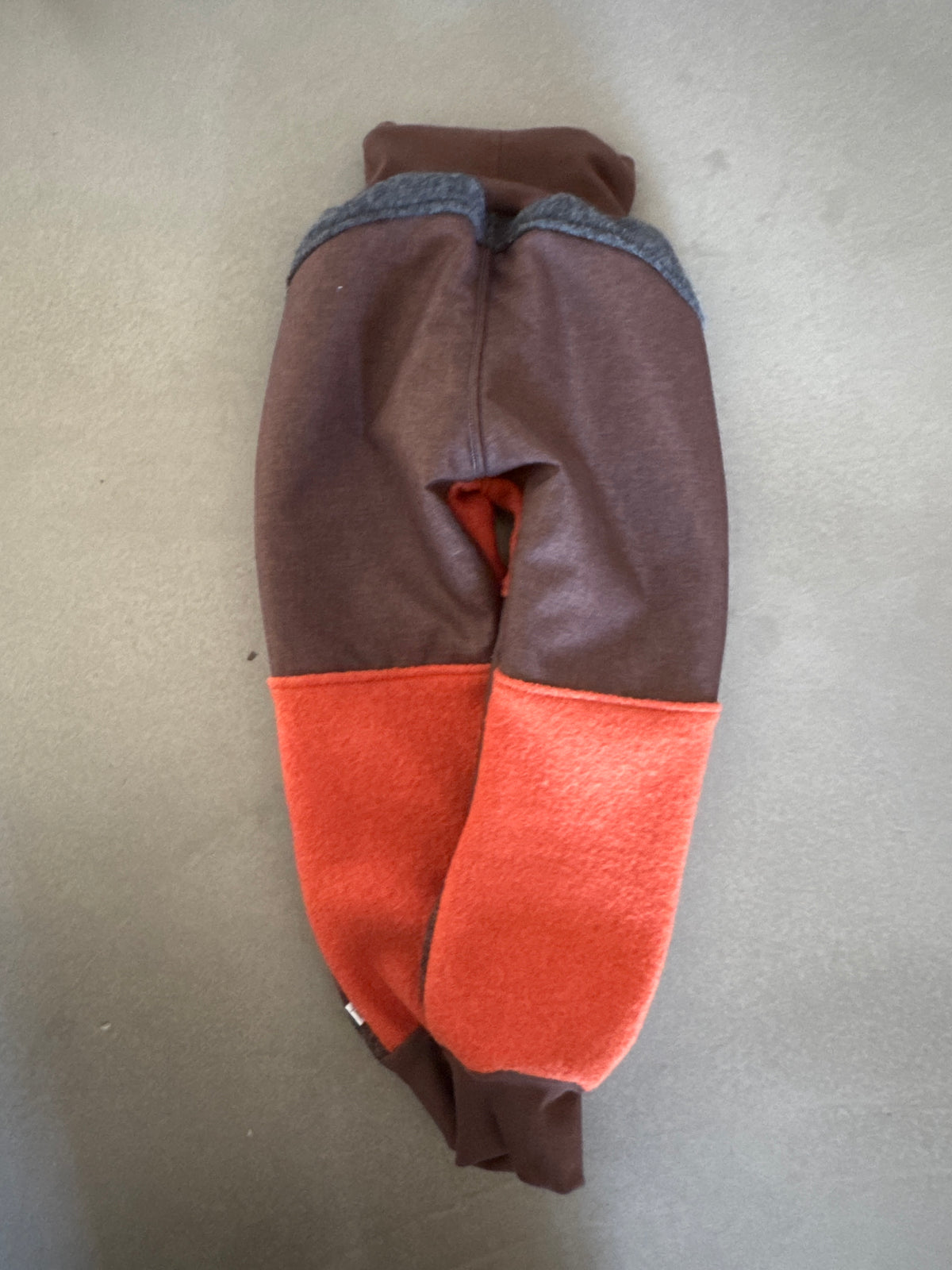 Sofort verfügbare Tobehose aus Wollwalk Gr. 110