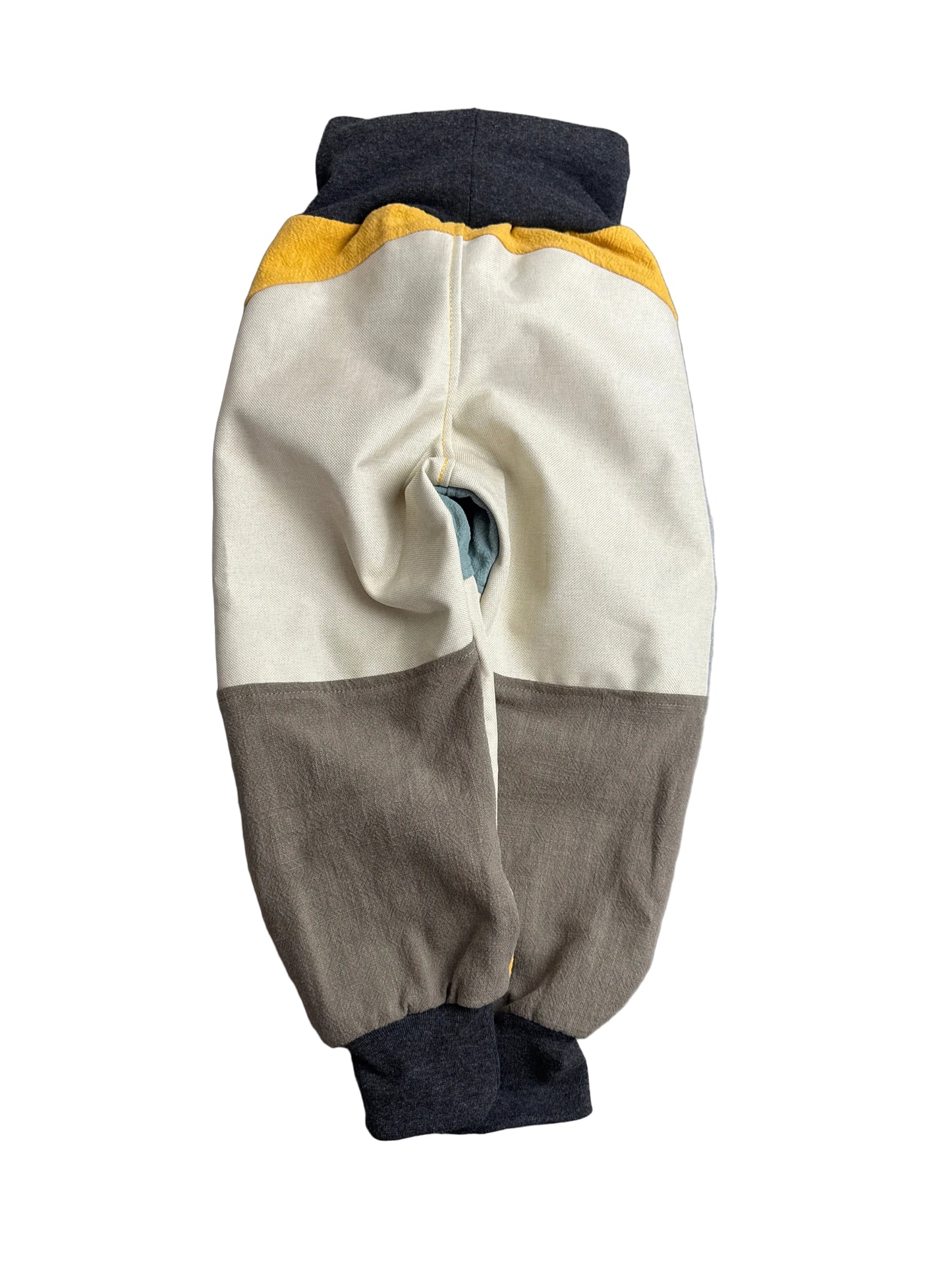 Sofort verfügbare Tobehose aus Leinen | Gr. 98