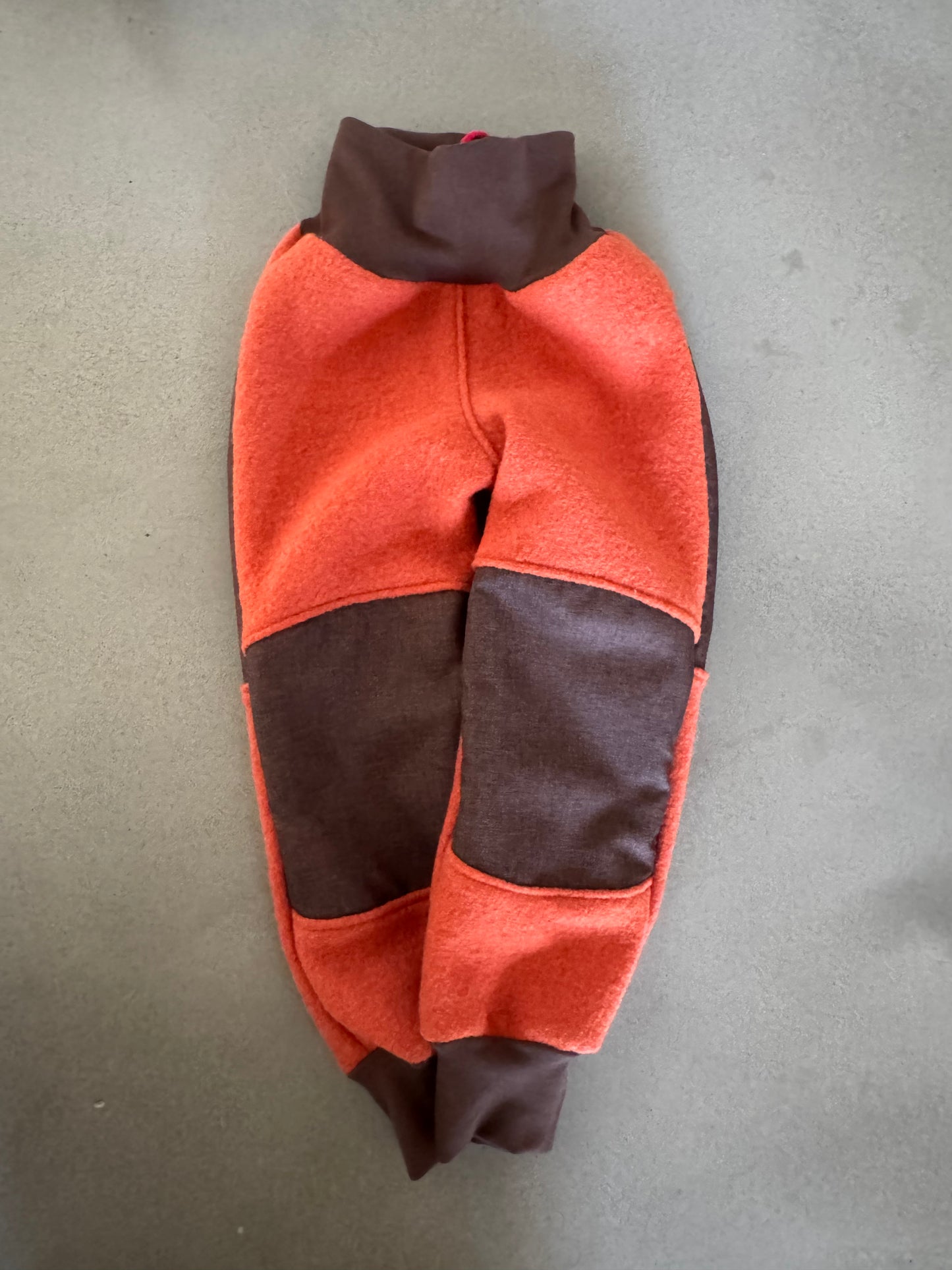 Sofort verfügbare Tobehose aus Wollwalk Gr. 116
